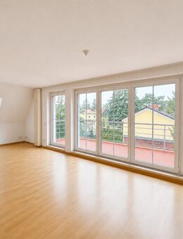 Geräumige & bezugsfreie Wohnung mit Südwest-Terrasse + KFZ Stellplatz nahe S-Bhf. Lichtenrade! - Berlin