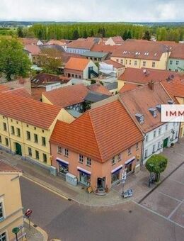IMMOBERLIN.DE - Historisches, 2006 saniertes Wohn- + Geschäftshaus mit Ausbaupotential im Ortszentrum - Gransee