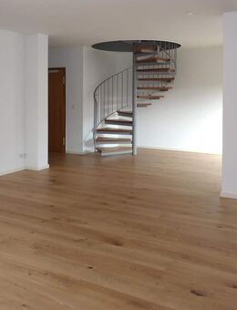 Fürth-Dambach: modernisierte 3-Zi-Maisonette in ruhiger Lage am Fuße der alten Veste - Fürth