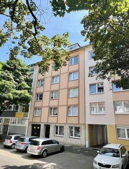 11-Parteien-Mehrfamilienhaus mit AB und 7 Garagen in Düsseldorf-Oberbilk - Düsseldorf