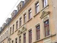 2-Zimmer-Dachgeschoss-Altbau-Wohnung mit großer Wohnküche - Dresden
