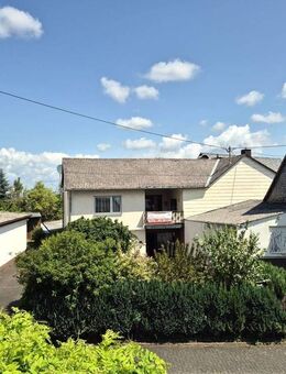 TOP-Preis-Leistungs-Verhältnis! Gepflegtes Wohnhaus mit Garten und Garage! - Longkamp