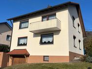 Wohnhaus mit 2 Garagen in sonniger Lage in Wehingen - Wehingen