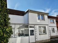 INTERESSANTES IMMOBILIEN-PAKET! 3 Seitenhof mit 2 EFH, Nebengebäude und Scheune - Elxleben (Landkreis Sömmerda)
