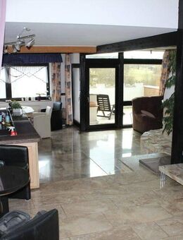 Großes Haus in ruhiger Lage - Niederroßbach