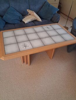 Couchtisch mit Kacheln höhenverstellbar zu verschenken - Kappeln (Schleswig-Holstein)