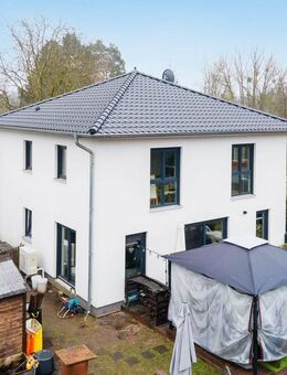 Moderne Stadtvilla mit Remise in Petershagen: Flexible Nutzung unter zwei Dächern! - Petershagen (Eggersdorf)