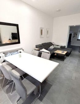 Einziehen und Wohlfühlen: Charmante Maisonette-Erdgeschosswohnung mit großer Terrasse in Mülfort - Mönchengladbach