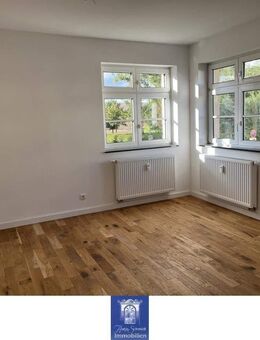 Lieblingsplatz - hell und gemütlich! Tageslichtbad mit Wanne, Parkettboden, Abstellraum - Nossen