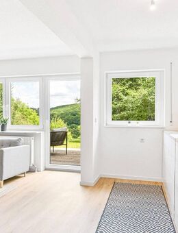 Helle Wohnung mit großer Terrasse und Blick ins Grüne - Stuttgart