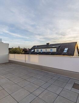 Modernisierte Dachgeschosswohnung mit Weitblick und sonniger Terrasse in Seenähe - Karlsfeld