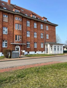 Frisch renovierte 3-Zimmer-Wohnung mit Balkon und EBK in Parchim – sofort bezugsfrei! - Parchim