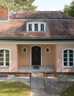 Traumhafte Villa am Groß Glienicker See - Einmalige Lage in erster Seelinie - Potsdam