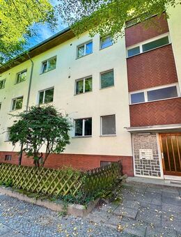 Frisch renovierte 4-Zimmer-Altbauwohnung mit Balkon und parkähnlichem Innenhof - Berlin