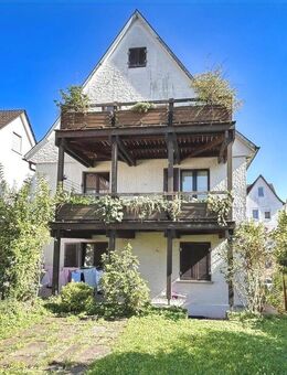 Nettes 3-Familienhaus mit Garage in Stuttgart-Untertürkheim - Stuttgart