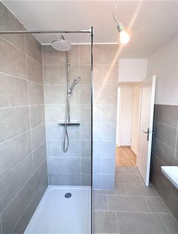 Helle 2-Zimmer-Wohnung in Bechhofen mit neu saniertem Bad und Balkon - Bechhofen (Bayern)