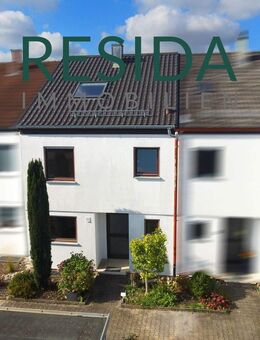 Viel Platz für die Familie: Reihenhaus mit Wintergarten, Garten, Hobbyraum und Garage - Holzgerlingen