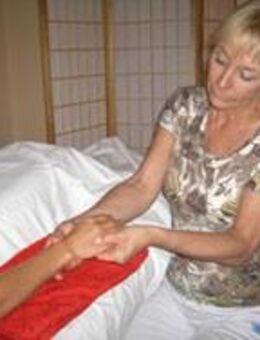 Handreflexzonenmassage Seminar am 21.6.2025, Ausbildung, Handreflexzonenmasseuerin, mit Wellness - Weilheim (Oberbayern) Zentrum