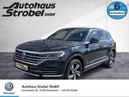 VW Touareg 3.0 V6 TDI DSG 4M Elegance AHK Navi LED-Matrix Pano "DYNAUDIO" - Schnaittach