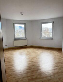 Lichtdurchflutete Wohnung | 2 Zimmer und schöne Wohnküche | WG-geeignet | Verkehrsgünstig gelegen - Jena