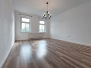 3 Zi-Wohnung in toller Lage, frisch liebevoll renoviert m.EBK. Niedrige Nebenkosten - Limbach-Oberfrohna