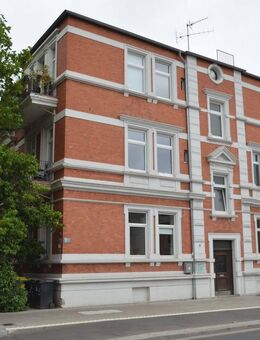 Imposantes Mehrfamilienhaus mit 6 Wohnungen und einer Gewerbeeinheit in der Braunschweiger Innenstadt - Braunschweig