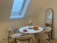 Attraktive und vermietete 2-Zi.-DG-Wohnung in stilvollem Altbau! - Düsseldorf