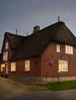 Kernsaniertes Kapitänshaus im Herzen von Oldsum! - Oldsum