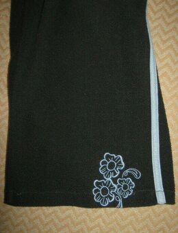 Blumen * Blüten * Flower- Power * Stickerei * Sport- Trainings- Fitness- Running * 3/4 Hose "Elle Nor" Gr. 38, 40- 42/ S- M * dunkel- blau * grau * - Riedlingen