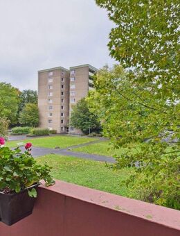 Geräumige Wohnung mit 4 Zimmern, Balkon und Tiefgaragenstellplatz! - Koblenz