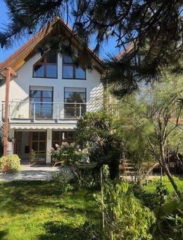 Brück Immobilien - Freie, gepflegte Doppelhaushälfte mit Südgarten - München