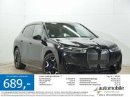 BMW iX, xDrive50 Sport Laser B&W, Jahr 2024 - Paderborn