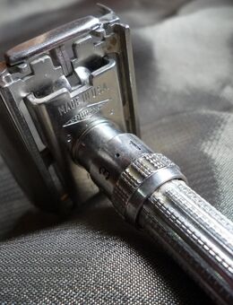 Gillette Butterfly Rasierer - Neuss