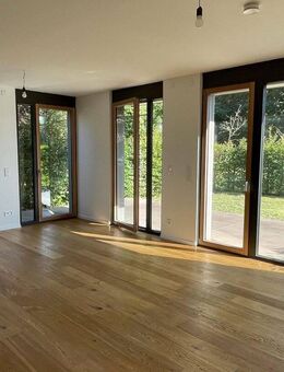 Tolle 2-Zi-Wohnung (A+) mit Top-Ausstattung, EBK, Terasse & Garten - Bestensee