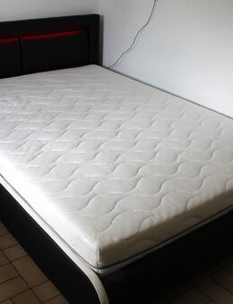 Polsterbett 140x200 neu unbenutzt, mit Matratze und Topper, LED - Schwäbisch Gmünd