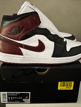 Nike Air Jordan 1 Mid SE Black/Dark Pony/White Größe 45,5 NEU - Saarbrücken
