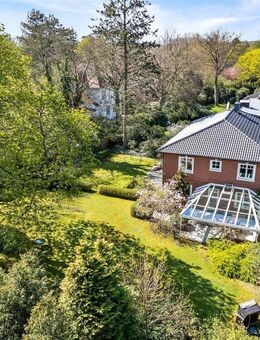 Hochkamp - Villa (Bj. 98) mit großem Garten - Hamburg
