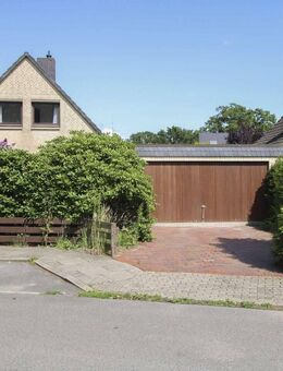 Gepflegtes Einfamilienhaus mit uneinsehbarem Garten, großer Doppelgarage und Vollkeller - Tangstedt (Landkreis Pinneberg)