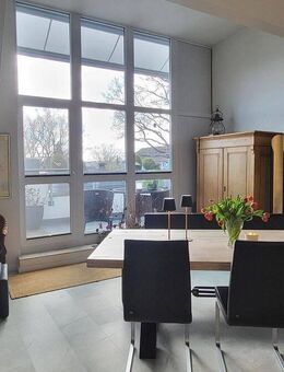 Lichtdurchflutete 4 Zimmer Maisonettewohnung mit großer Loggia in Reinbek - Reinbek