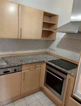 Großzügige 2-Zimmer mit Wannenbad, Balkon, Aufzug, Tiefgarage und EBK - Chemnitz