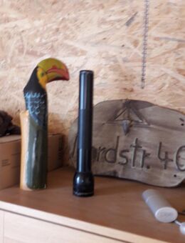 Dekoartikel und Stablampe - Winnenden