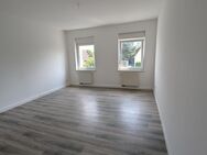 +++SCHICKE, FREUNDLICHE 3-R.WHG.+MIT BALKON+DUSCHBAD+1.OG+NEUES LAMINAT!!!+++ - Bennewitz