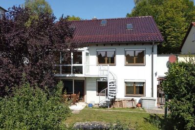 Einziehen und Wohlfühlen: Gepflegtes EFH im Coburger Süden mit idyllischem Garten