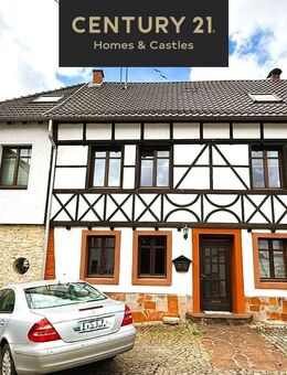 SANIERTES 315M² TRAUM FACHWERKHAUS, BIS ZU 3 WOHNUNGEN, 5 STELLPL., WINTERGARTEN - Beckingen