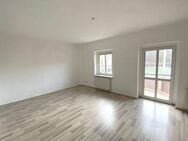 Komfortable, helle 2-Raum-Wohnung mit Balkon und EBK in Berga - Berga (Elster)