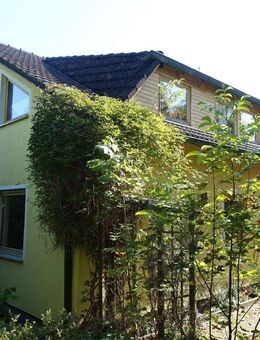 Ein-/ Zweifamilienhaus in Hanglage mit Garage, Terrasse, Balkon, Loggia, EBK in Velburg bei Neumarkt - Velburg