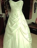Brautkleid von Lilly, Gr. M mit Schleppe in 30655