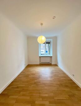 Charmante Jugendstilwohnung: Modern sanierte 2-Zimmer, 48 m² Wohnfläche mit Einbauküche und Kellerabteil - Nürnberg