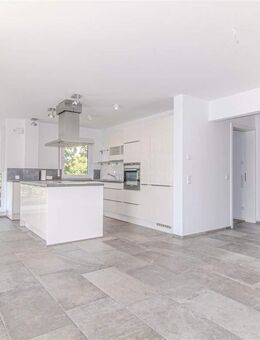 Exklusiv über den Dächern von Wendelstein - moderne 3-Zimmer-Luxuswohnung mit großem Balkon, hochwertiger EBK und Tiefgarage - Wendelstein