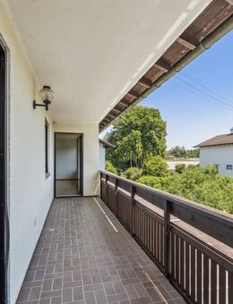 Großzügige 4-Zimmer-Wohnung mit Balkon und Garten in einer ruhiger Wohnlage - Huglfing